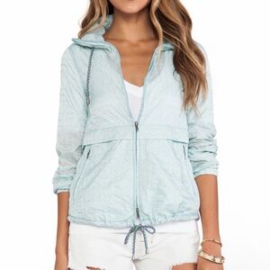 FREE PEOPLE Packable Parachute Festival
Windbreaker Small Caribbean Blue